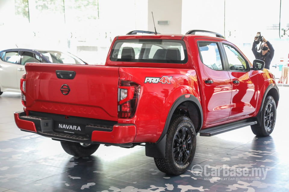 Nissan Navara D23 Facelift (2021) Exterior