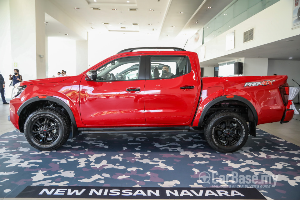 Nissan Navara D23 Facelift (2021) Exterior