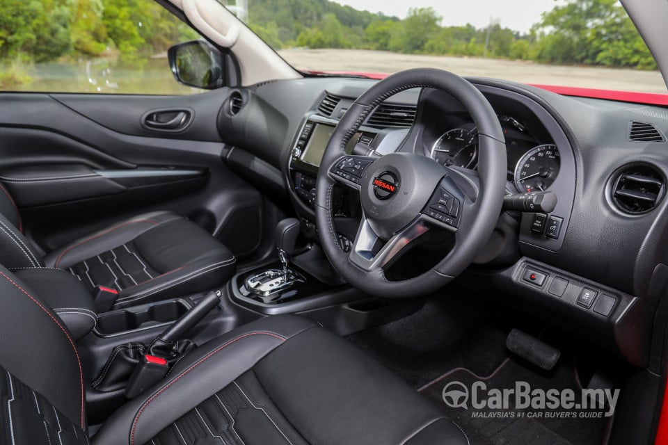 Nissan Navara D23 Facelift (2021) Interior