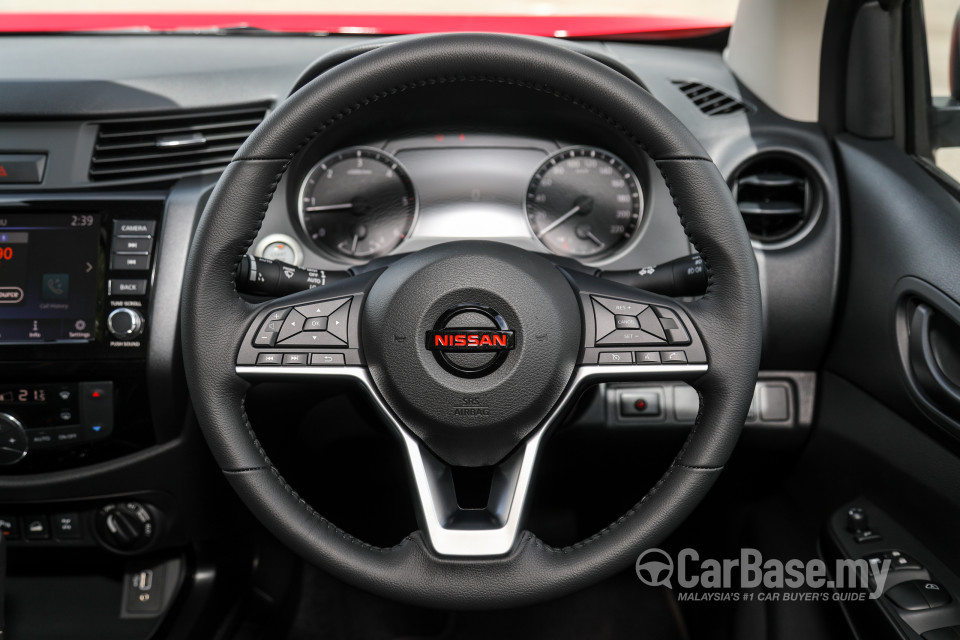 Nissan Navara D23 Facelift (2021) Interior