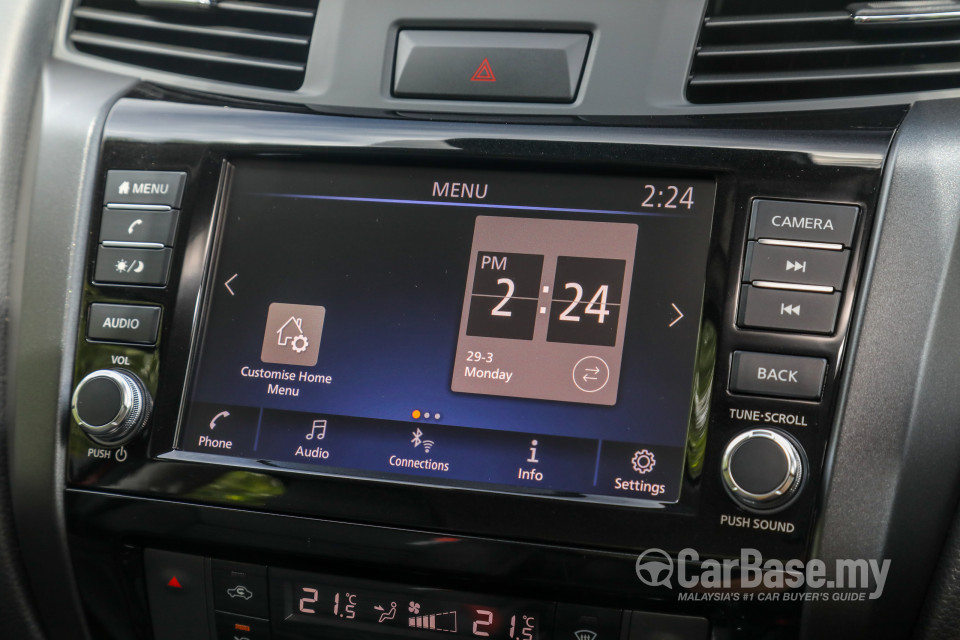 Nissan Navara D23 Facelift (2021) Interior