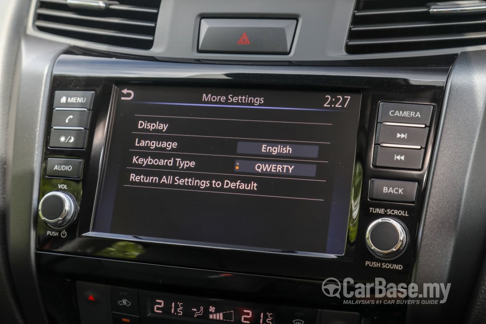Nissan Navara D23 Facelift (2021) Interior