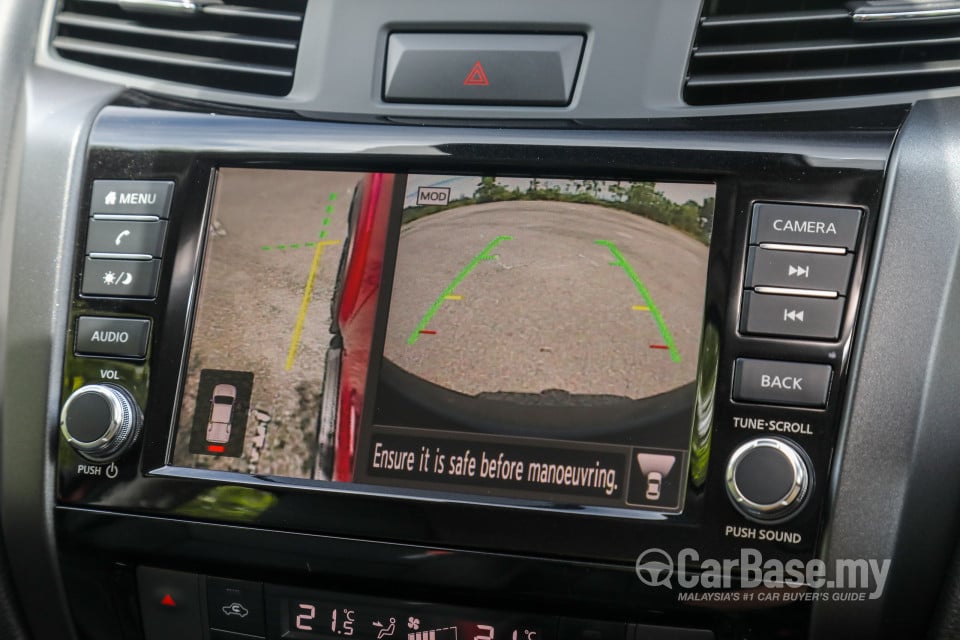 Nissan Navara D23 Facelift (2021) Interior