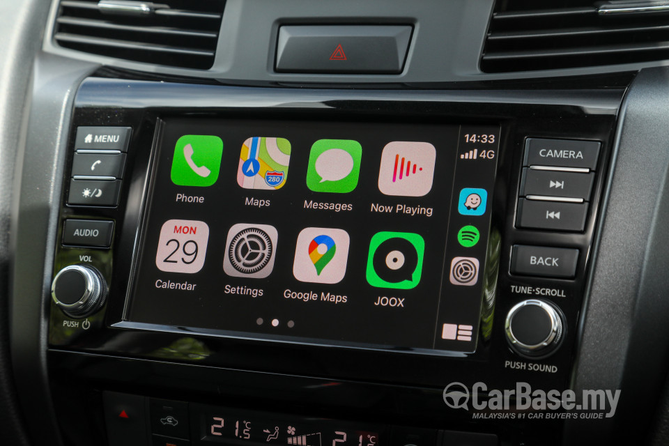 Nissan Navara D23 Facelift (2021) Interior