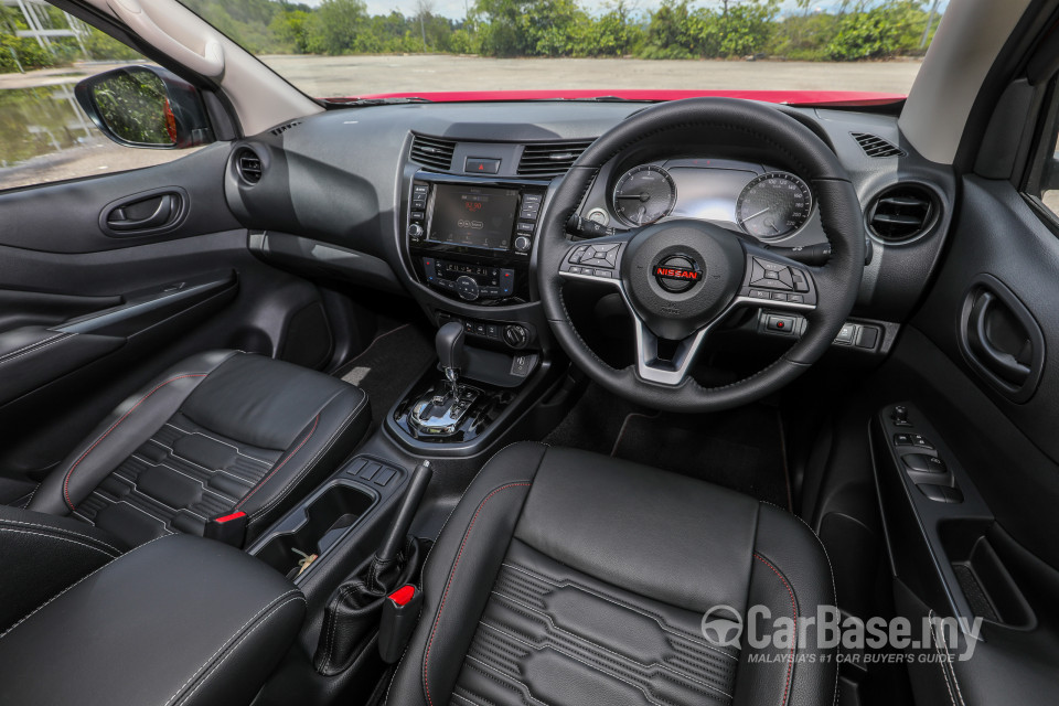 Nissan Navara D23 Facelift (2021) Interior