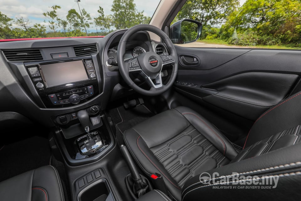 Nissan Navara D23 Facelift (2021) Interior