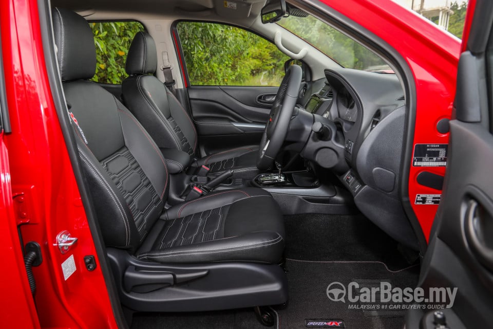 Nissan Navara D23 Facelift (2021) Interior
