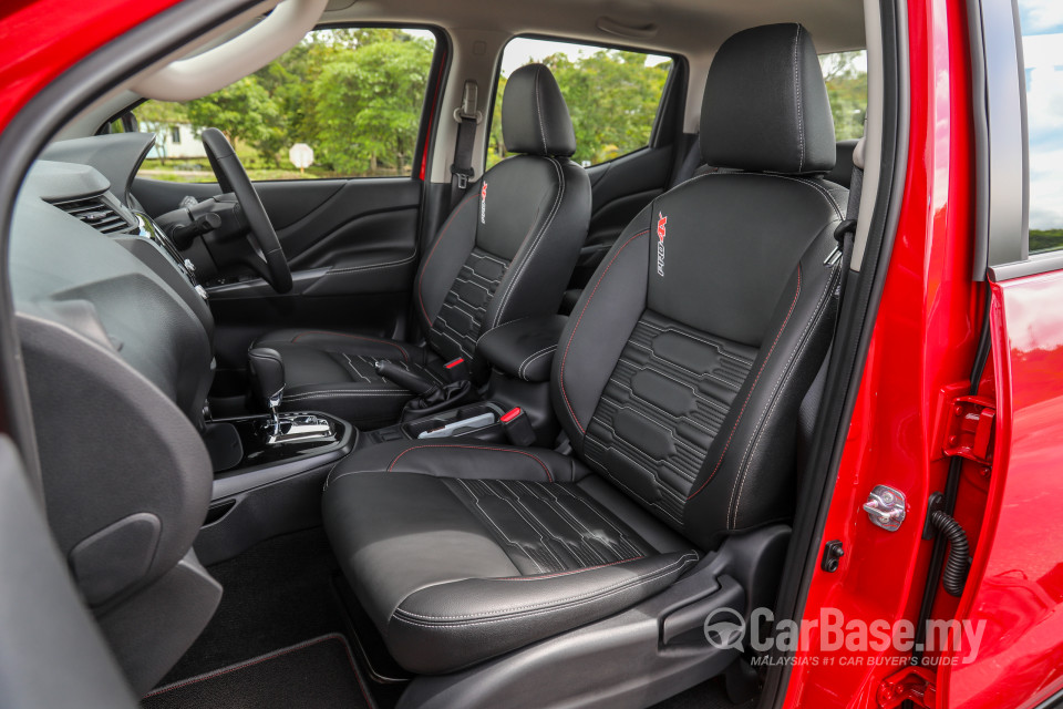 Nissan Navara D23 Facelift (2021) Interior