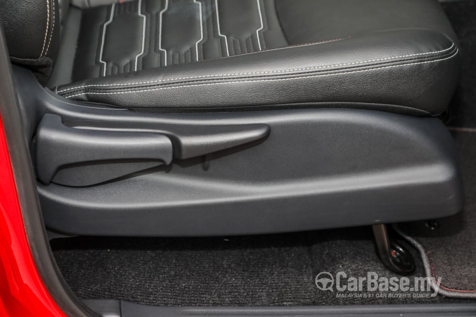 Nissan Navara D23 Facelift (2021) Interior