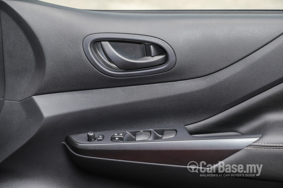Nissan Navara D23 Facelift (2021) Interior