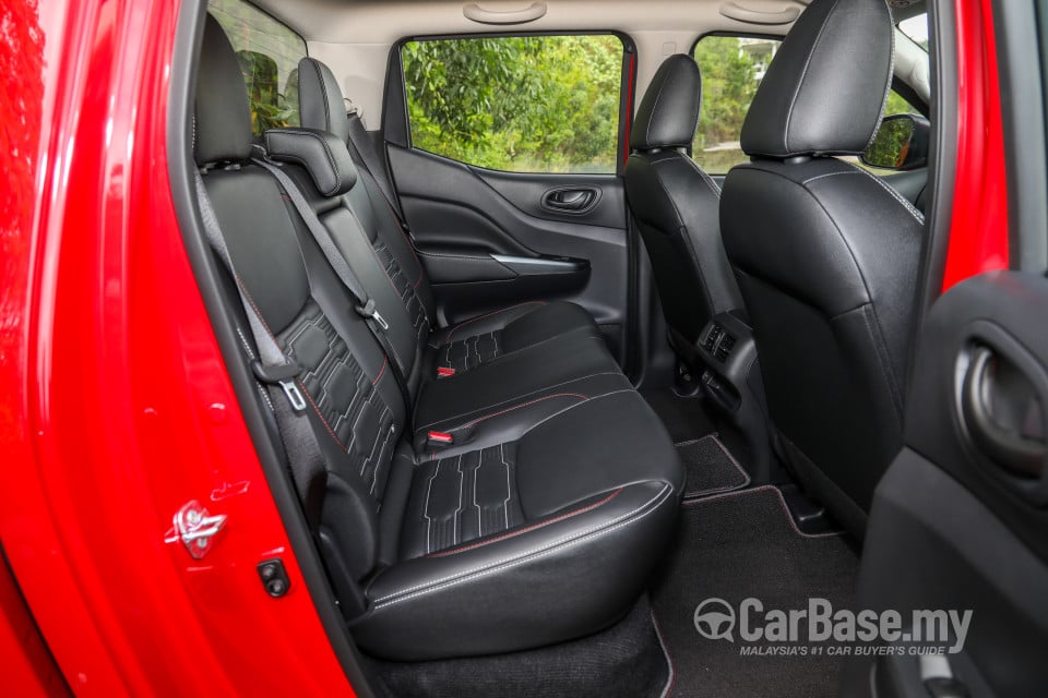 Nissan Navara D23 Facelift (2021) Interior