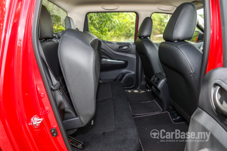 Nissan Navara D23 Facelift (2021) Interior