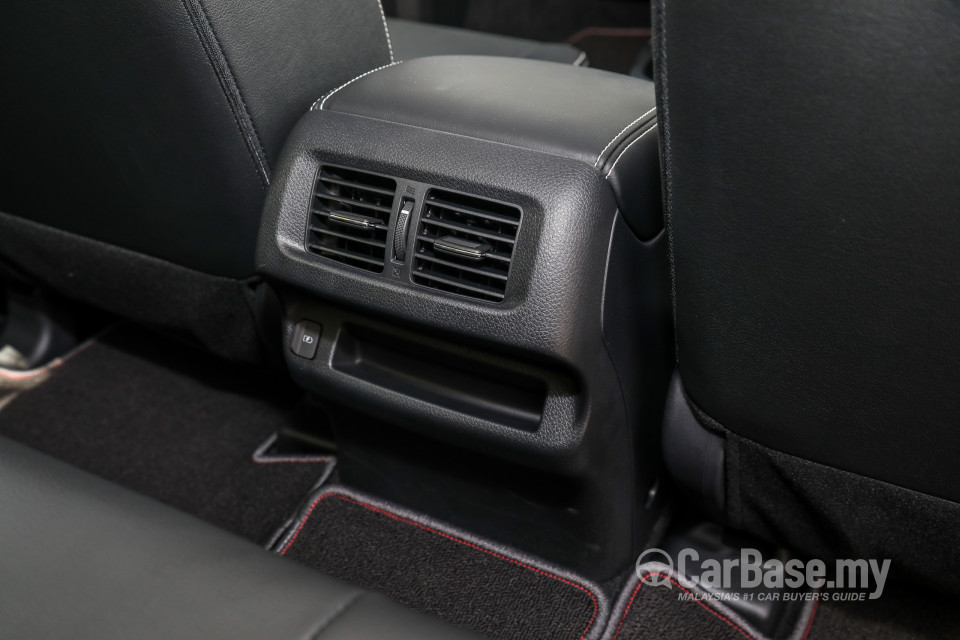 Nissan Navara D23 Facelift (2021) Interior