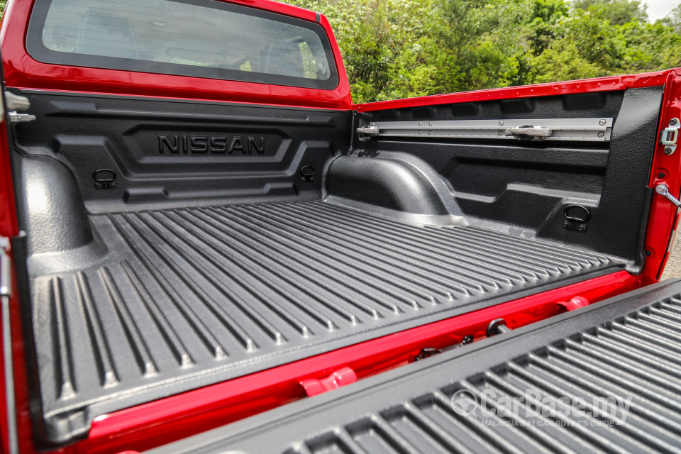 Nissan Navara D23 Facelift (2021) Interior