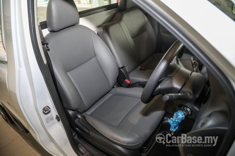 Nissan Navara D23 Facelift (2021) Interior