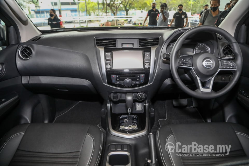 Nissan Navara D23 Facelift (2021) Interior