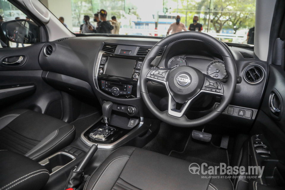 Nissan Navara D23 Facelift (2021) Interior