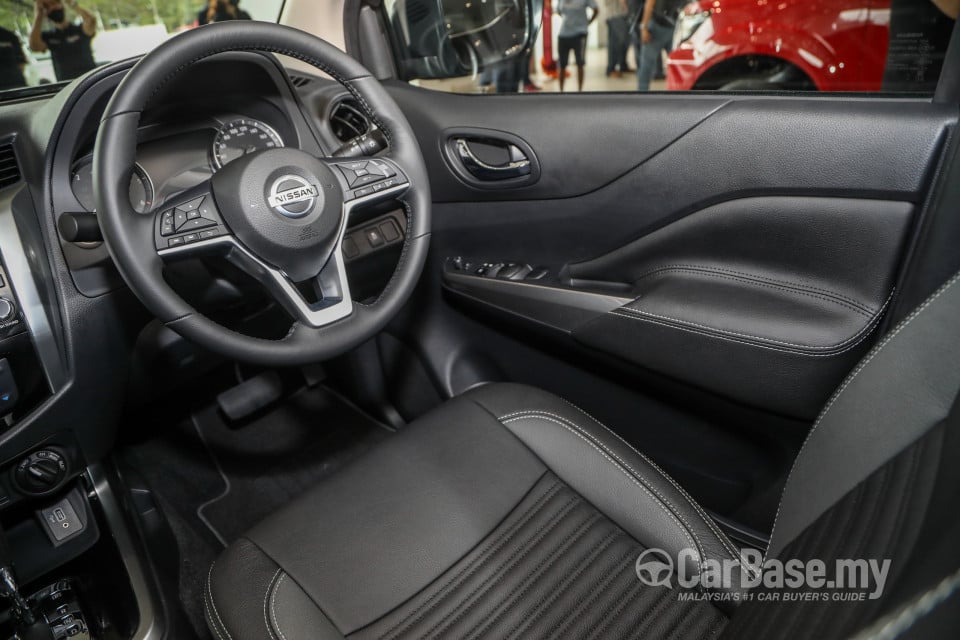Nissan Navara D23 Facelift (2021) Interior