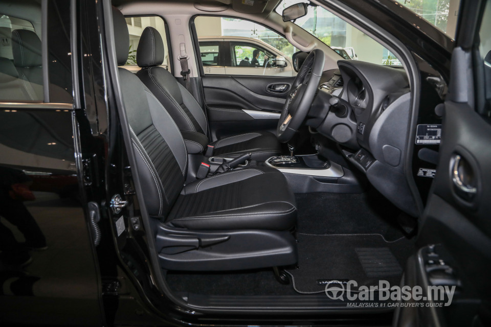 Nissan Navara D23 Facelift (2021) Interior
