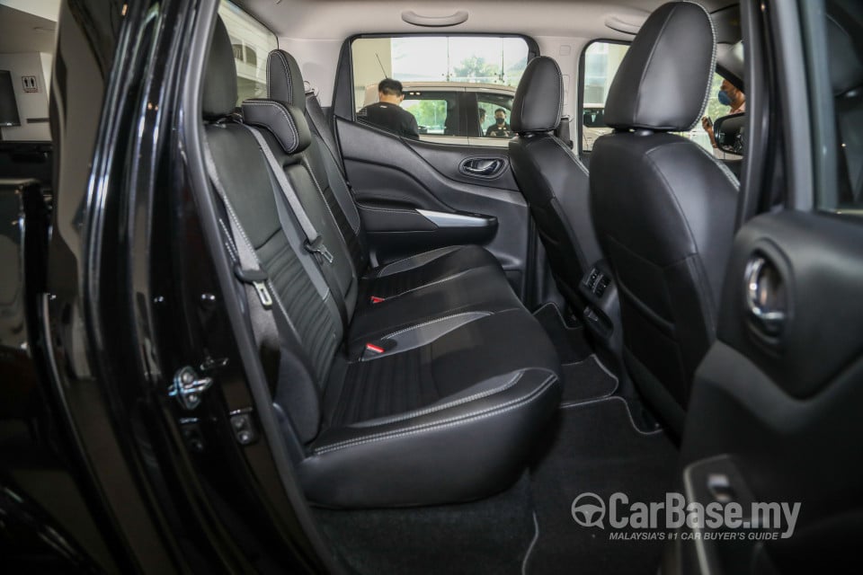 Nissan Navara D23 Facelift (2021) Interior