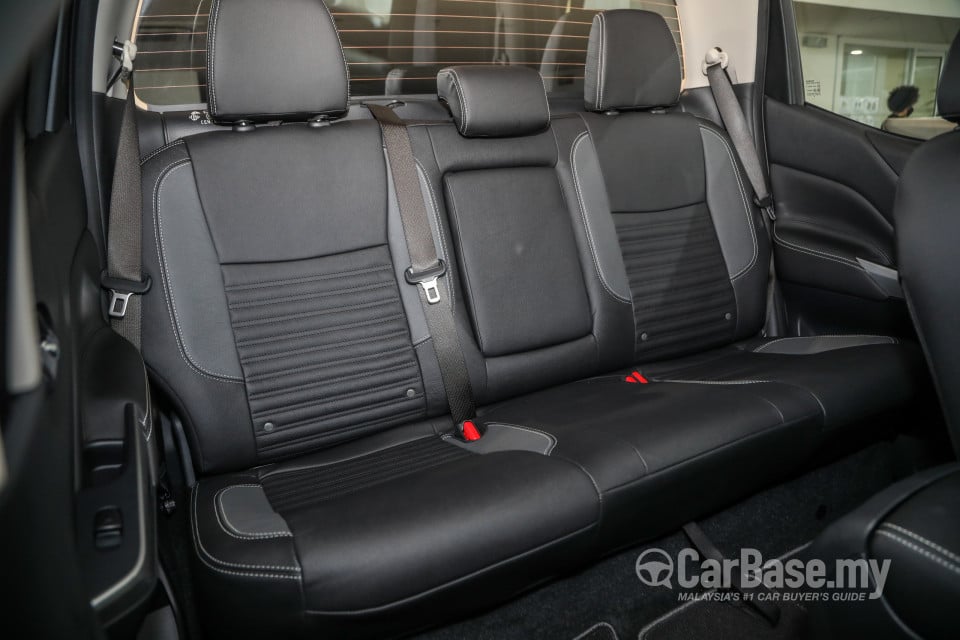 Nissan Navara D23 Facelift (2021) Interior