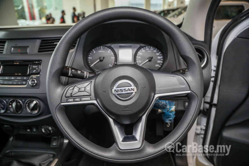 Nissan Navara D23 Facelift (2021) Interior