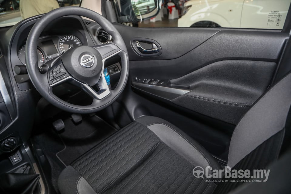 Nissan Navara D23 Facelift (2021) Interior
