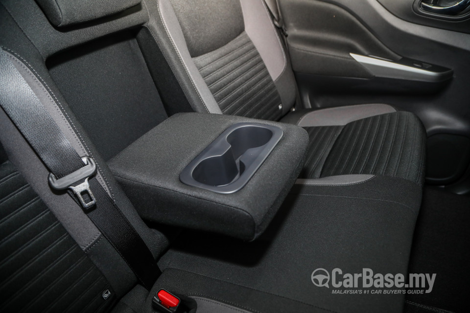Nissan Navara D23 Facelift (2021) Interior