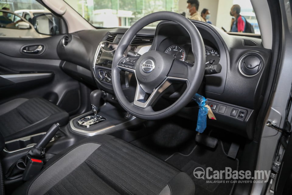 Nissan Navara D23 Facelift (2021) Interior