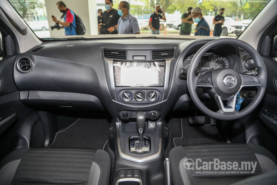 Nissan Navara D23 Facelift (2021) Interior