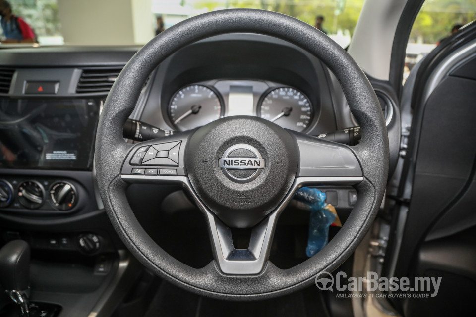 Nissan Navara D23 Facelift (2021) Interior