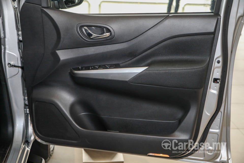 Nissan Navara D23 Facelift (2021) Interior