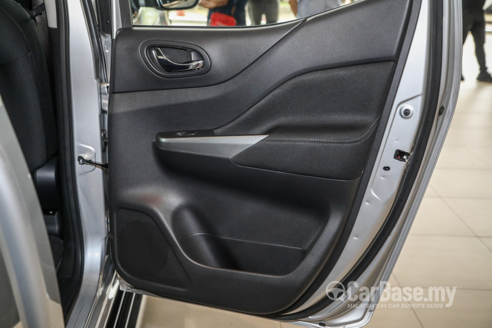 Nissan Navara D23 Facelift (2021) Interior