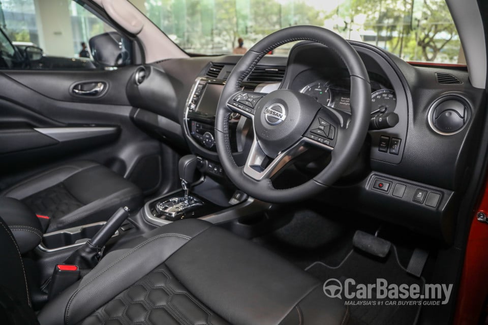 Nissan Navara D23 Facelift (2021) Interior