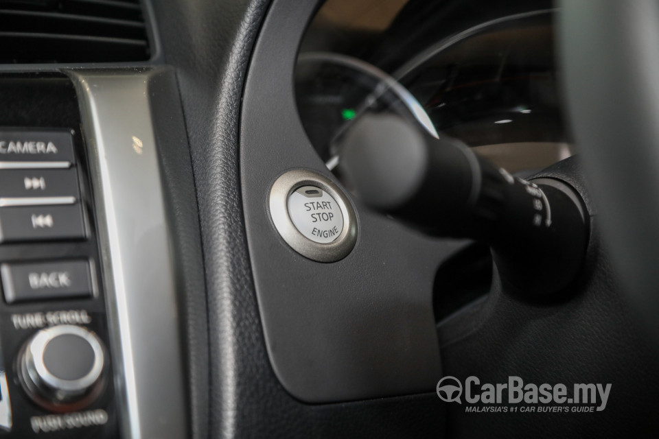 Nissan Navara D23 Facelift (2021) Interior