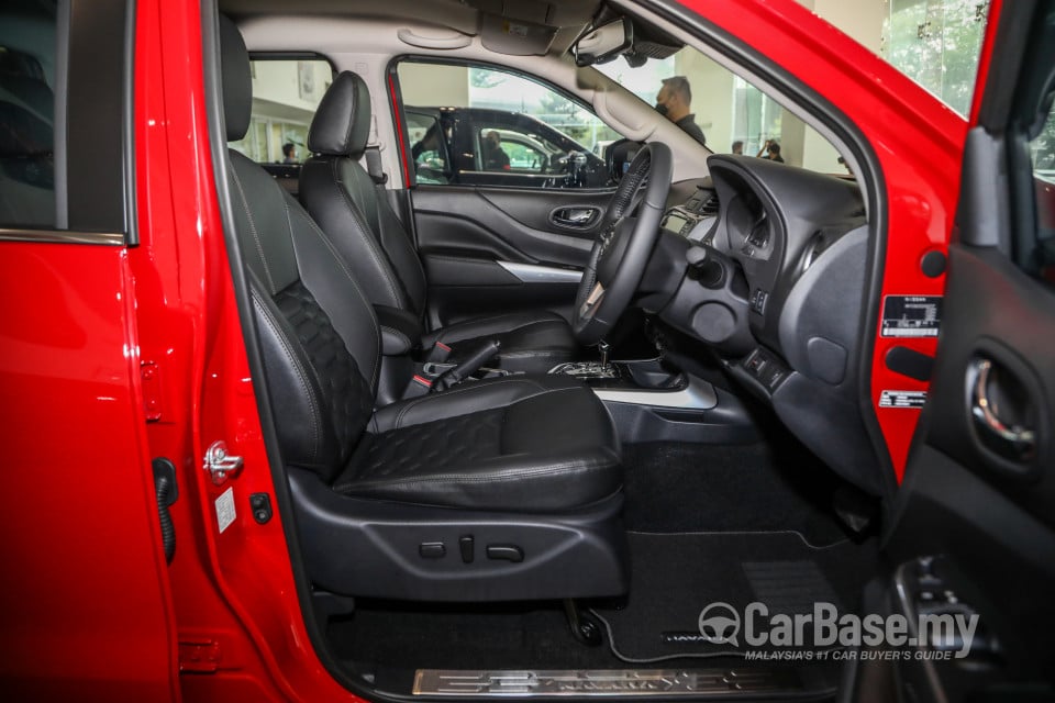 Nissan Navara D23 Facelift (2021) Interior