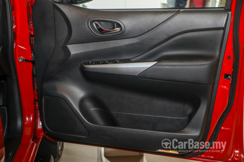 Nissan Navara D23 Facelift (2021) Interior