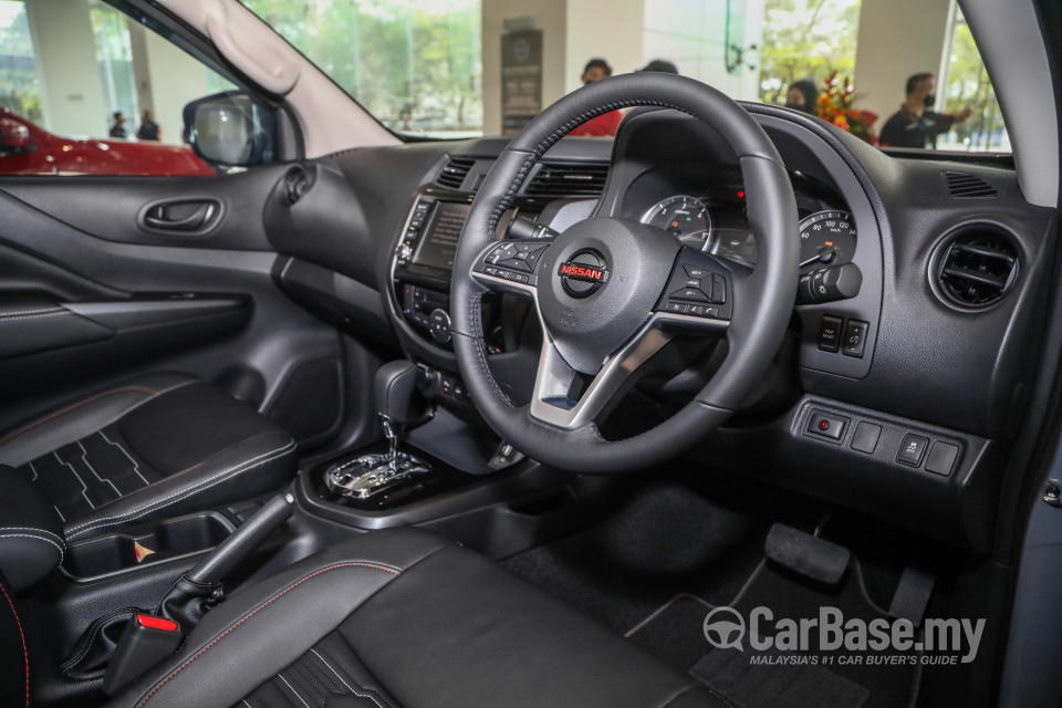 Nissan Navara D23 Facelift (2021) Interior