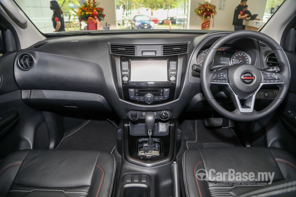 Nissan Navara D23 Facelift (2021) Interior