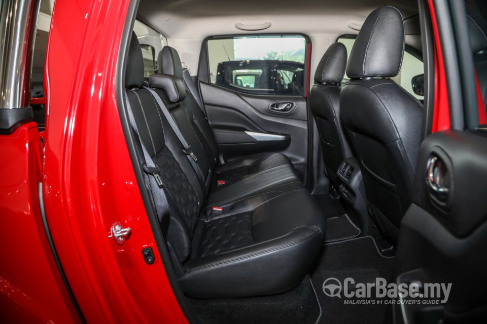 Nissan Navara D23 Facelift (2021) Interior