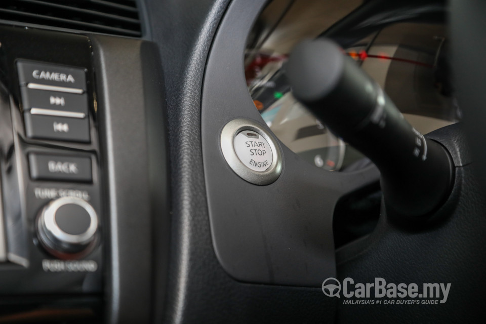Nissan Navara D23 Facelift (2021) Interior