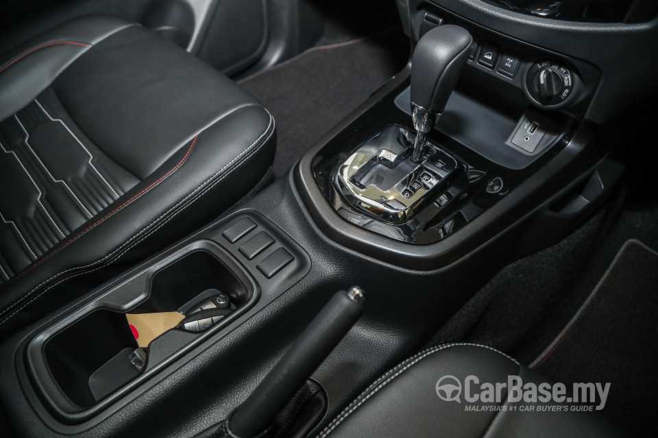 Nissan Navara D23 Facelift (2021) Interior