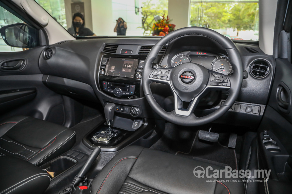 Nissan Navara D23 Facelift (2021) Interior