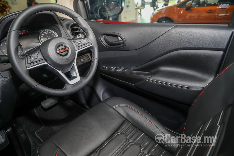Nissan Navara D23 Facelift (2021) Interior