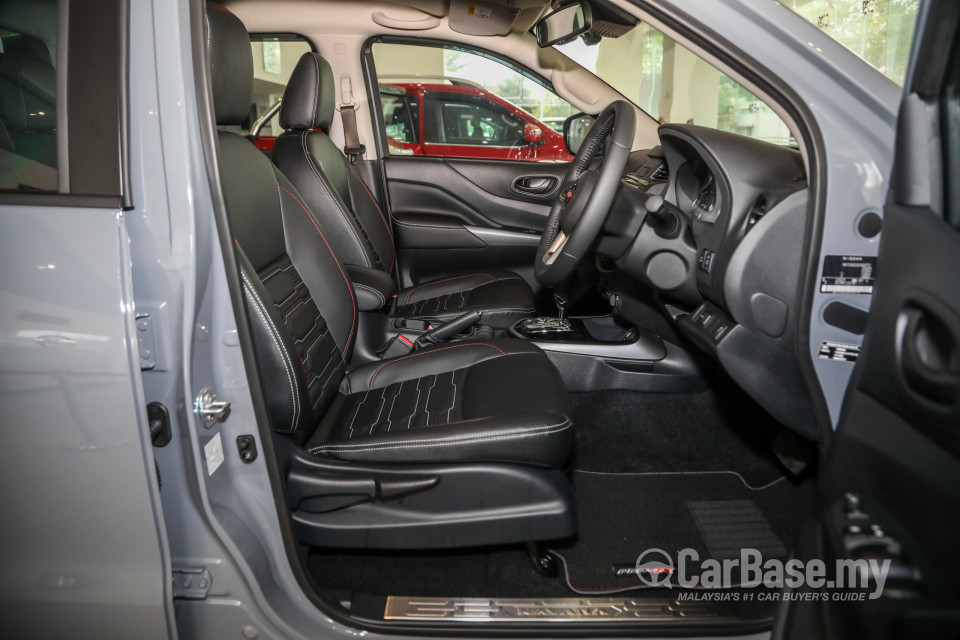 Nissan Navara D23 Facelift (2021) Interior