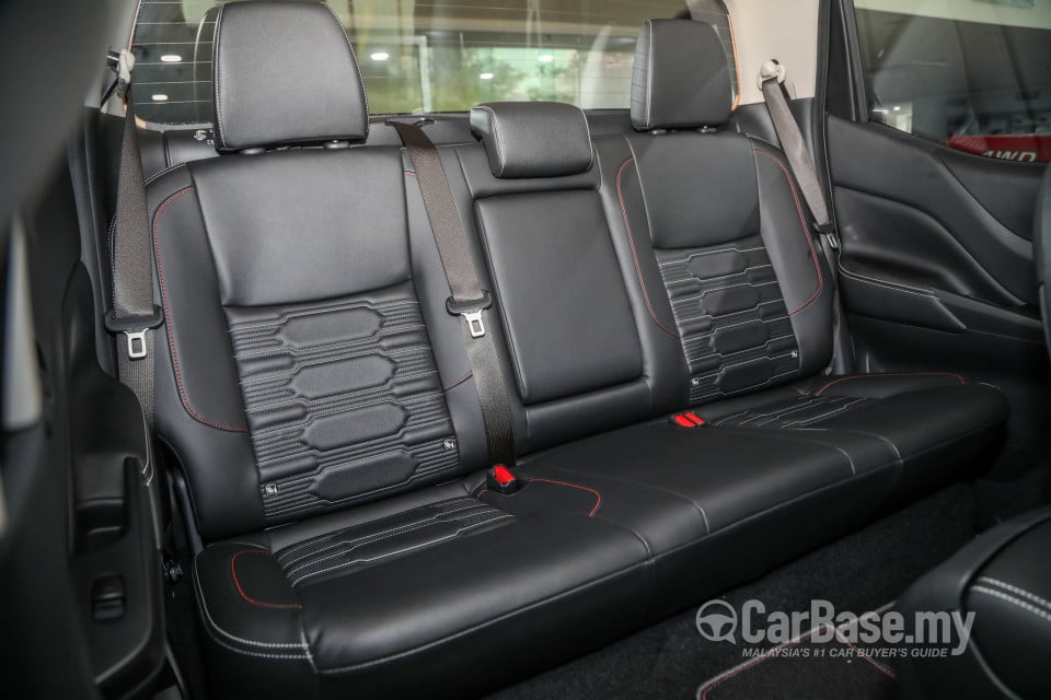 Nissan Navara D23 Facelift (2021) Interior