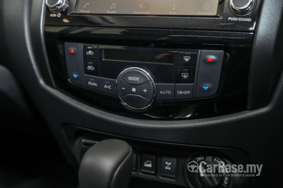 Nissan Navara D23 Facelift (2021) Interior