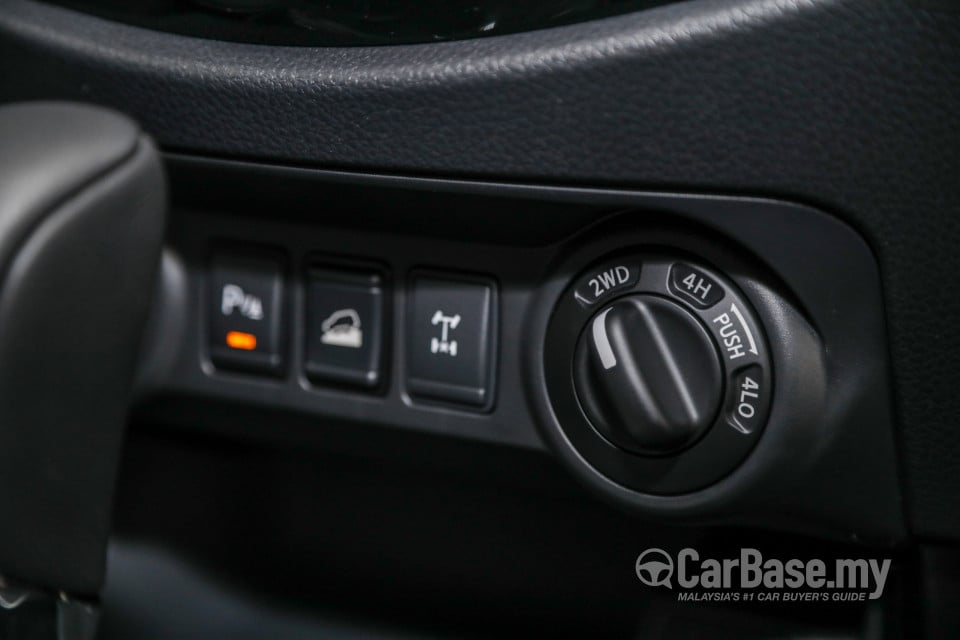 Nissan Navara D23 Facelift (2021) Interior