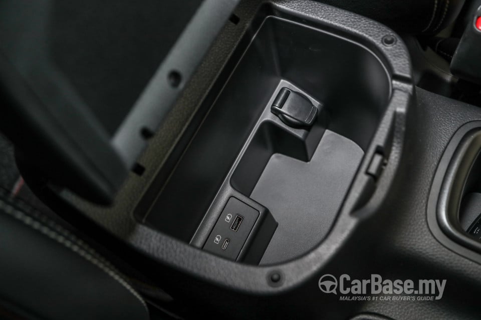 Nissan Navara D23 Facelift (2021) Interior