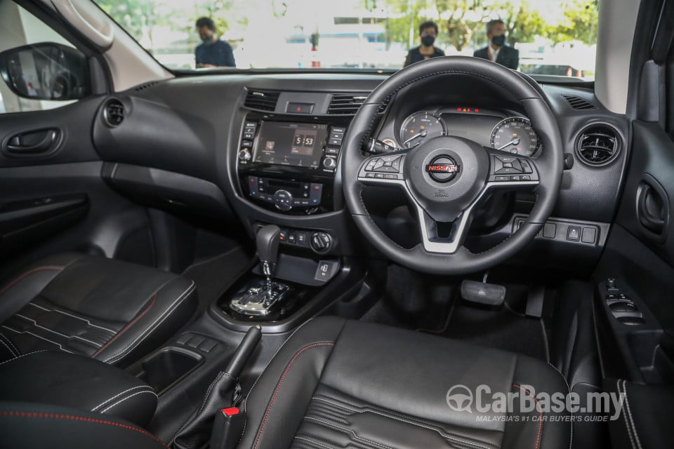 Nissan Navara D23 Facelift (2021) Interior